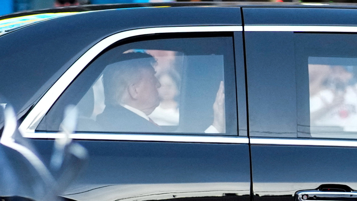 Ticketholders boo Trump as NBA Finals security clogs entry to Madison Square Garden 
