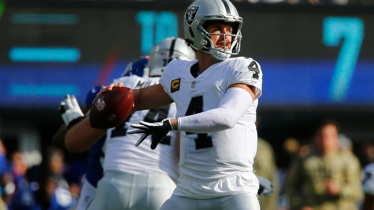 Las Vegas Raiders quarterback Derek Carr (4) throws a pass during the first half of an NFL football game against the New York Giants, Sunday, Nov. 7, 2021, in East Rutherford, N.J. (AP Photo/John Munson)
