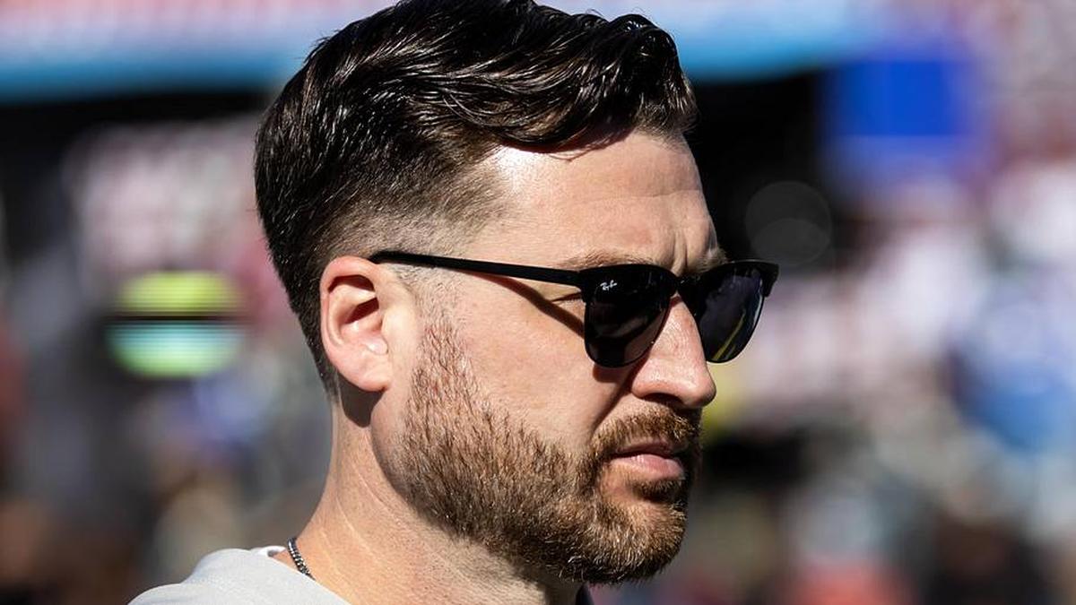  Feb 8, 2026; Santa Clara, CA, USA; Seattle Seahawks quarterbacks coach Andrew Janocko against the New England Patriots during Super Bowl LX at Levi's Stadium. Mandatory Credit: Mark J. Rebilas-Imagn Images | Mark J. Rebilas-Imagn Images 