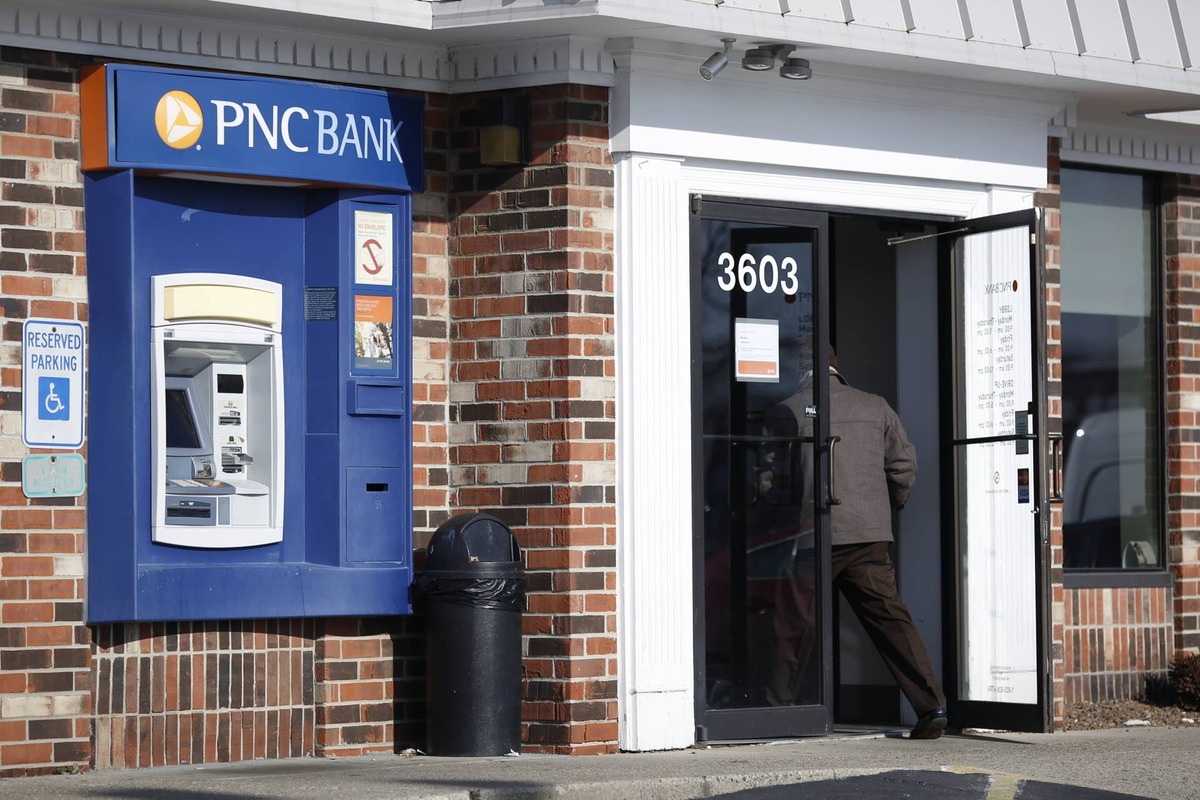  PNC customers can now do all of their banking on the bank's new app. 