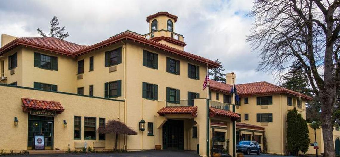  The historic Columbia Gorge Hotel & Spa has offered elegant riverside stays since the 1920s. Photo credit: June Russell-Chamberlin 