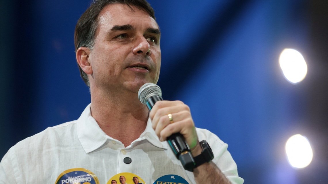 Senator Flavio Bolsonaro vows to respect Brazil election outcome