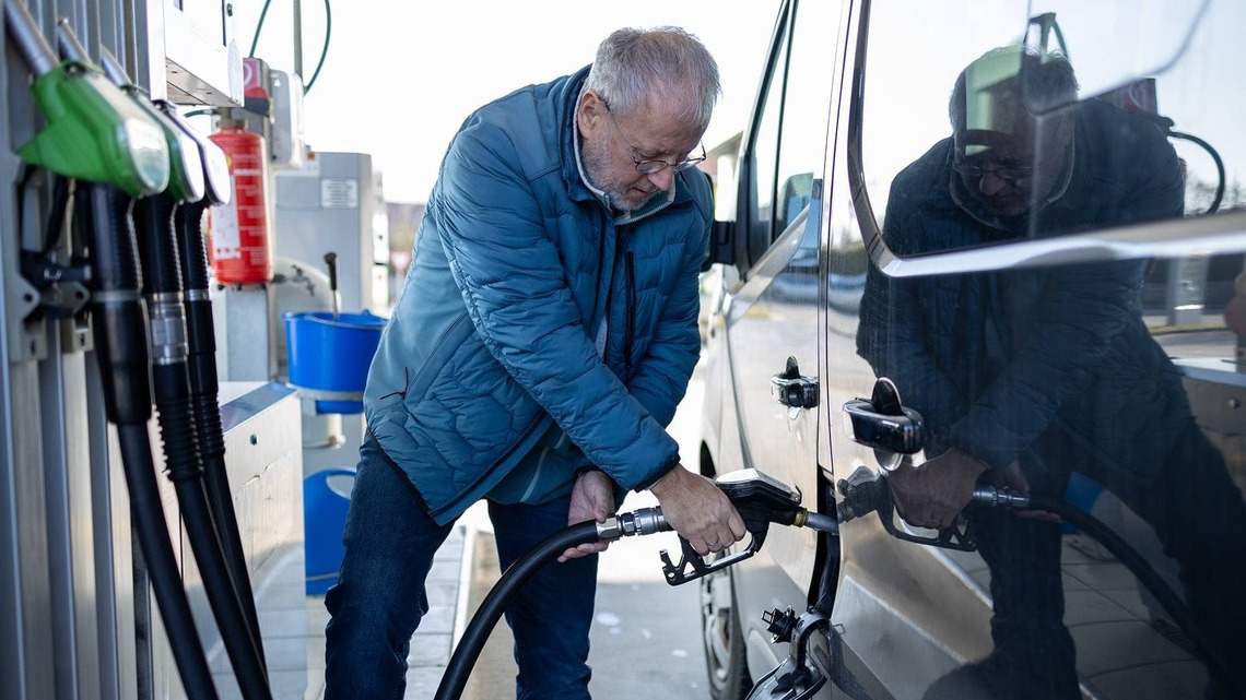 Gas prices force Americans to make painful financial tradeoffs 