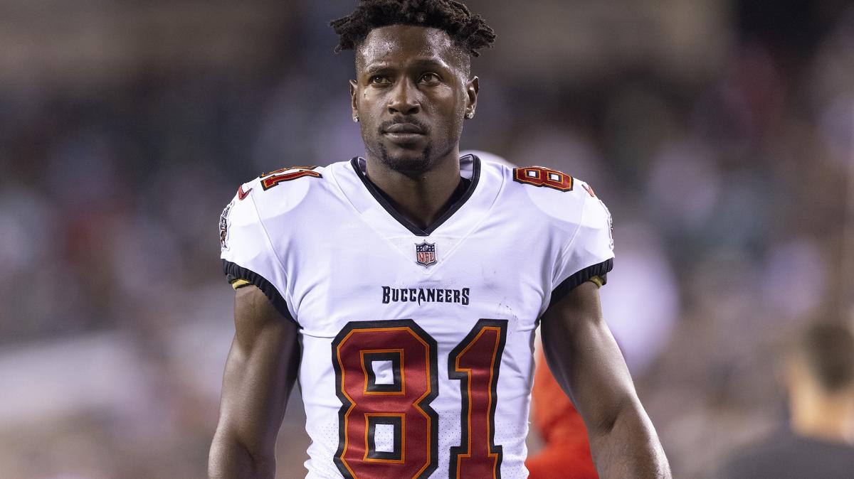Antonio Brown #81 of the Tampa Bay Buccaneers looks on prior to the game against the Philadelphia Eagles at Lincoln Financial Field on October 14, 2021 in Philadelphia, Pennsylvania.