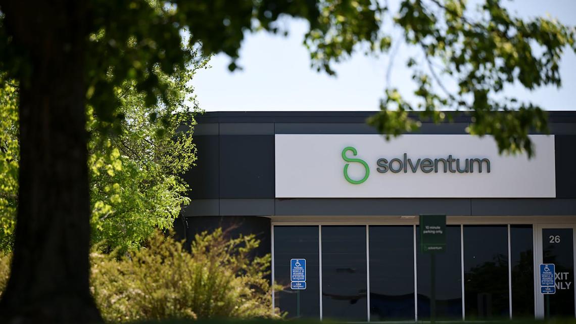 Executives at Solventum commute to Minnesota by plane. A shareholder wants to change that 