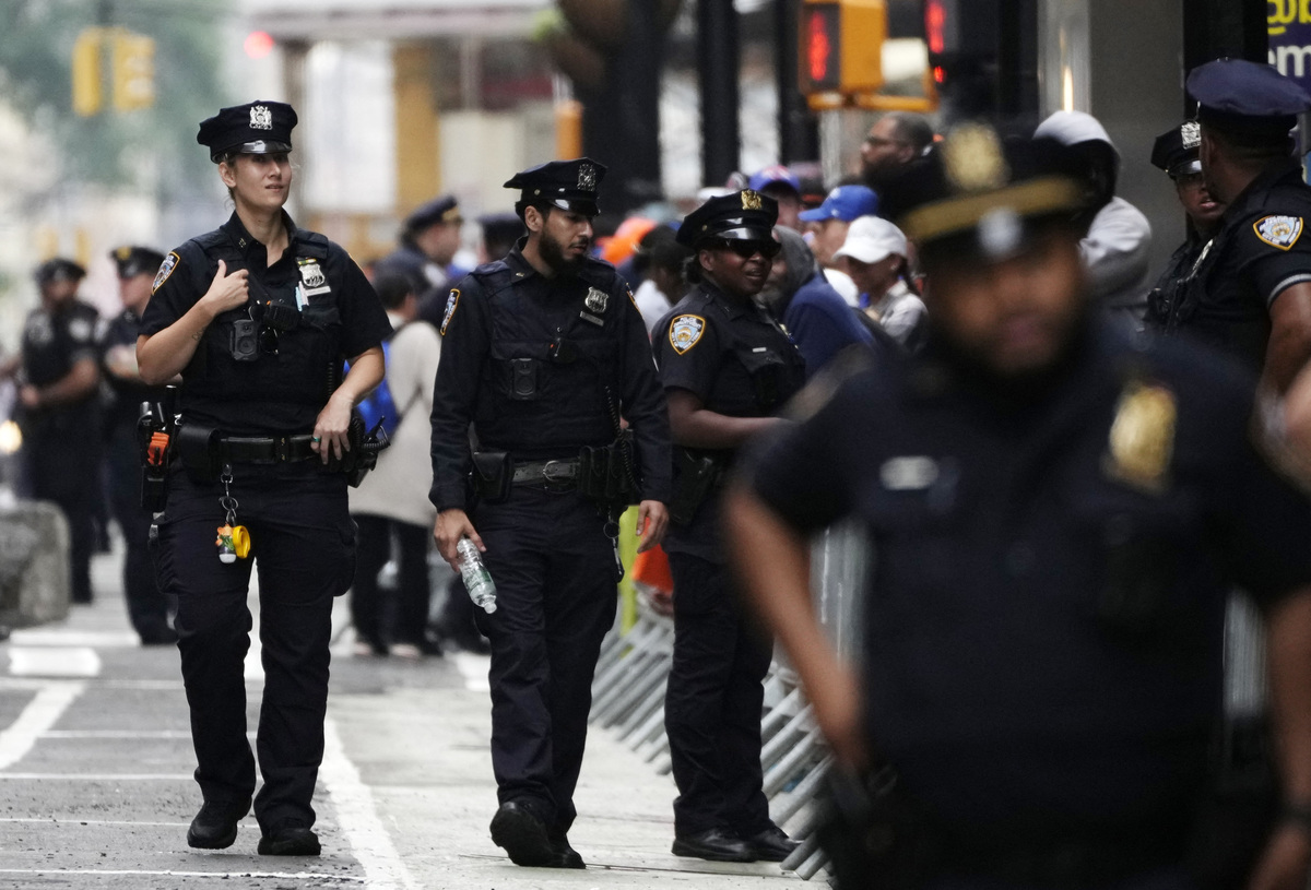 Basketball - NBA - New York Knicks Parade - New York City, New York, U.S. - June 18, 2026 Police officers patrolling before the parade REUTERS/Eduardo Munoz