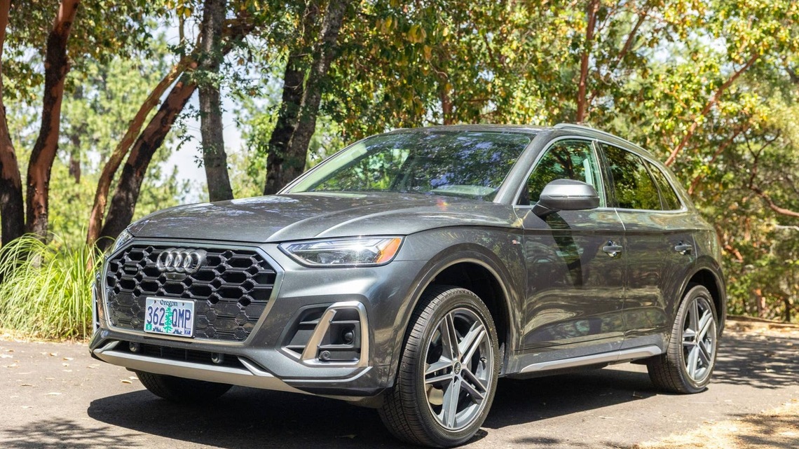 2021 Audi Q5 Hybrid Is Bid to Just $10,500 on Bring a Trailer With Hours Left 