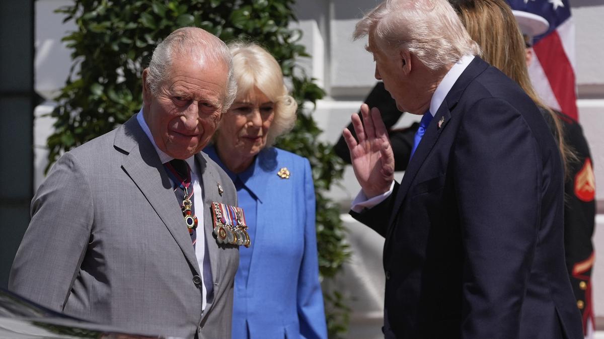 US Britain Royal Visit Trump. President Donald Trump and first lady Melania Trump bid farewell to Britain's King Charles III and Queen Camilla on the South Lawn of the White House, Thursday, April 30, 2026, in Washington. (AP Photo/Manuel Balce Ceneta)
