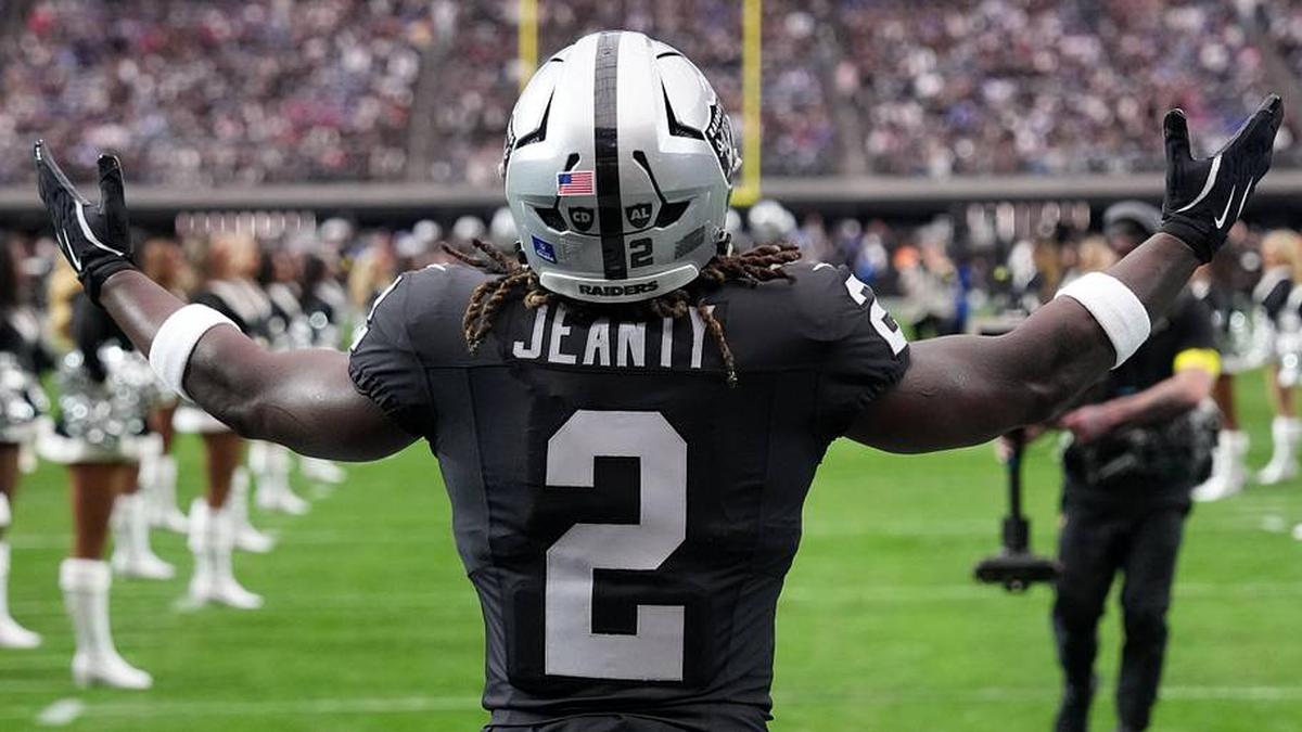  Dec 28, 2025; Paradise, Nevada, USA; Las Vegas Raiders running back Ashton Jeanty (2) enters the field before the game against the New York Giants at Allegiant Stadium. Mandatory Credit: Kirby Lee-Imagn Images | Kirby Lee-Imagn Images 