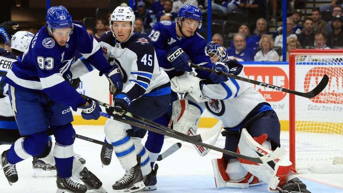 Pontus Holmberg's 4-point night powers Lightning past Jets 