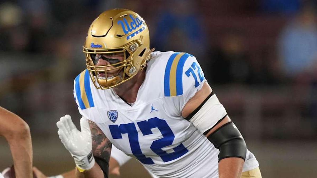  Oct 21, 2023; Stanford, California, USA; UCLA Bruins offensive lineman Garrett DiGiorgio (72) blocks Stanford Cardinal linebacker Lance Keneley (92) during the first quarter at Stanford Stadium. Mandatory Credit: Darren Yamashita-Imagn Images | Darren Yamashita-Imagn Images 