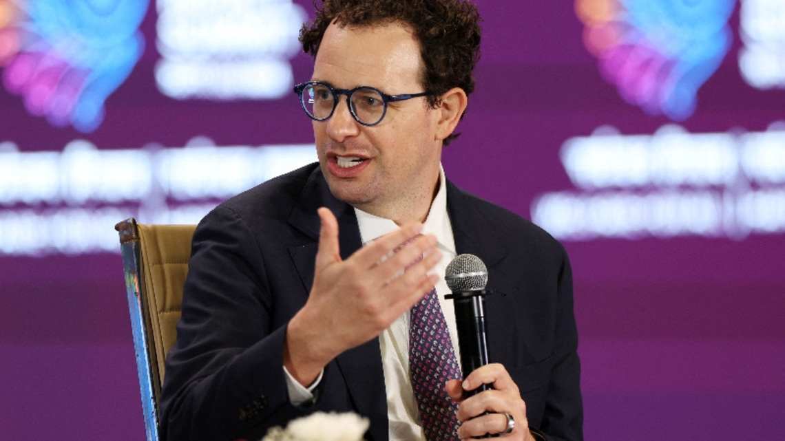Anthropic CEO urges AI companies to slow model development 