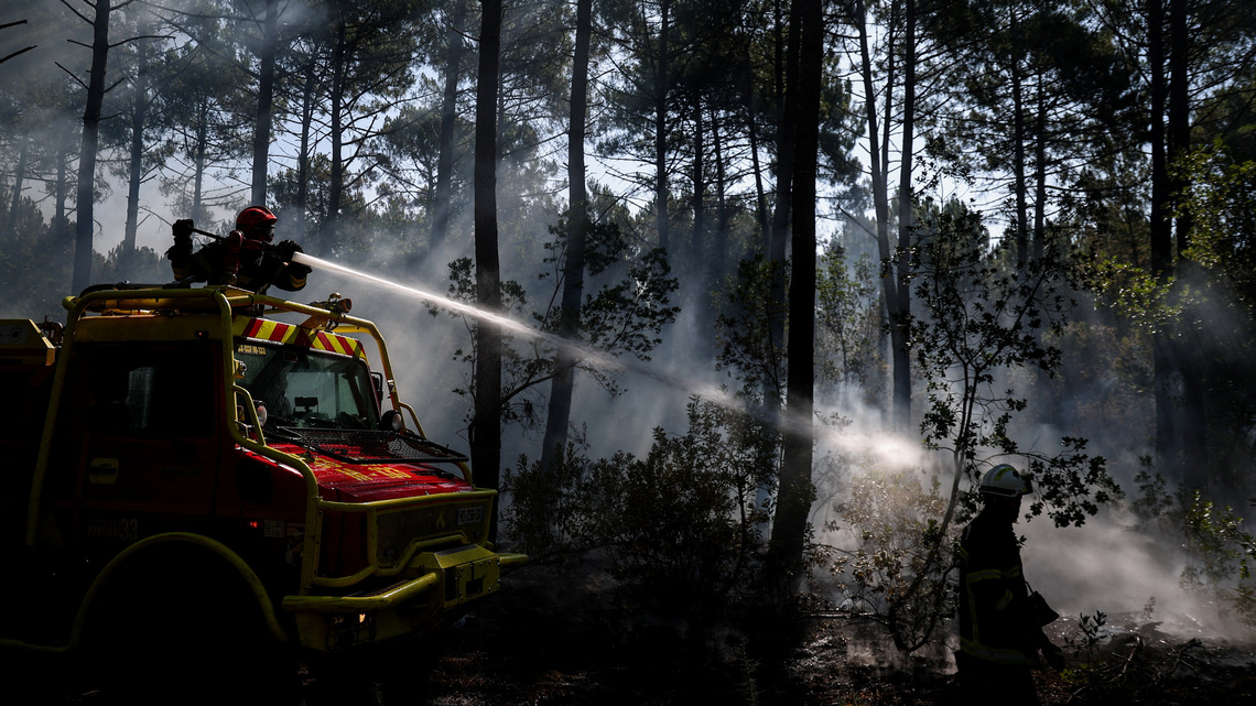Firefighters in France, Spain scramble to contain blazes as new heatwave looms 