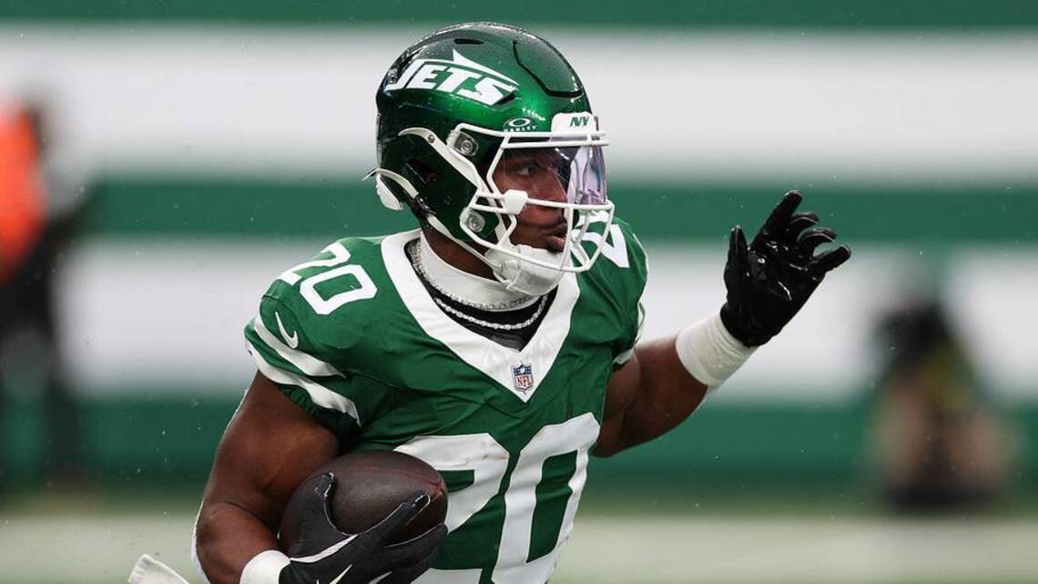 Breece Hall vs. Jeremiyah Love: Fantasy Football's Proven Star vs. Future Superstar