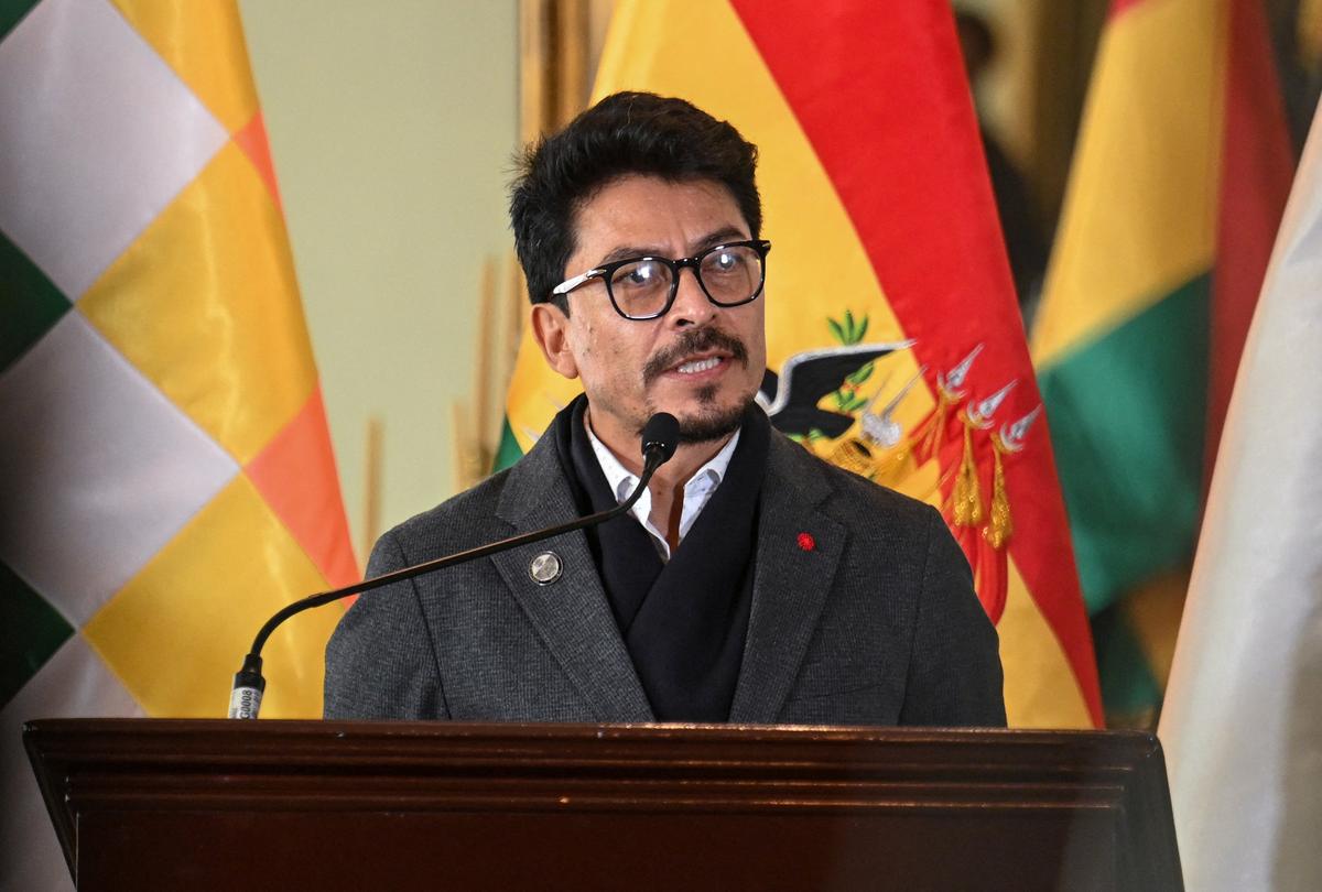 Bolivia's Foreign Minister Fernando Aramayo Carrasco speaks during a press conference after Bolivia's government asked Colombia's ambassador Elizabeth Garcia to leave the country, citing sovereignty concerns and interference in internal affairs, in La Paz, Bolivia May 20, 2026. REUTERS/Claudia Morales