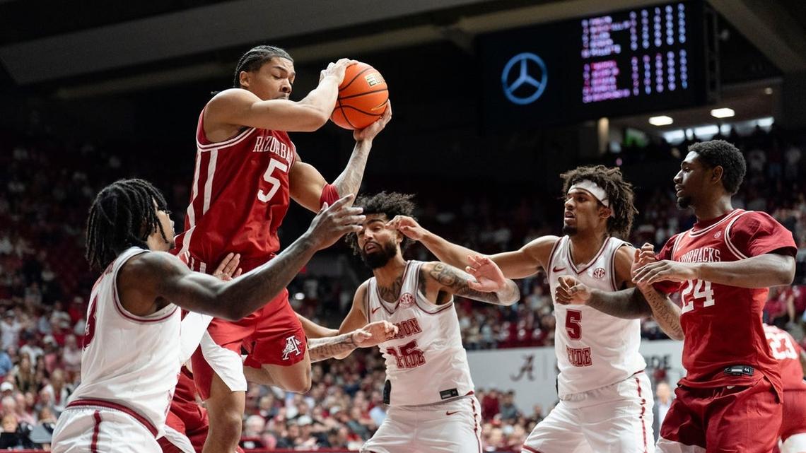 No. 17 Alabama completes season sweep against Mississippi State 