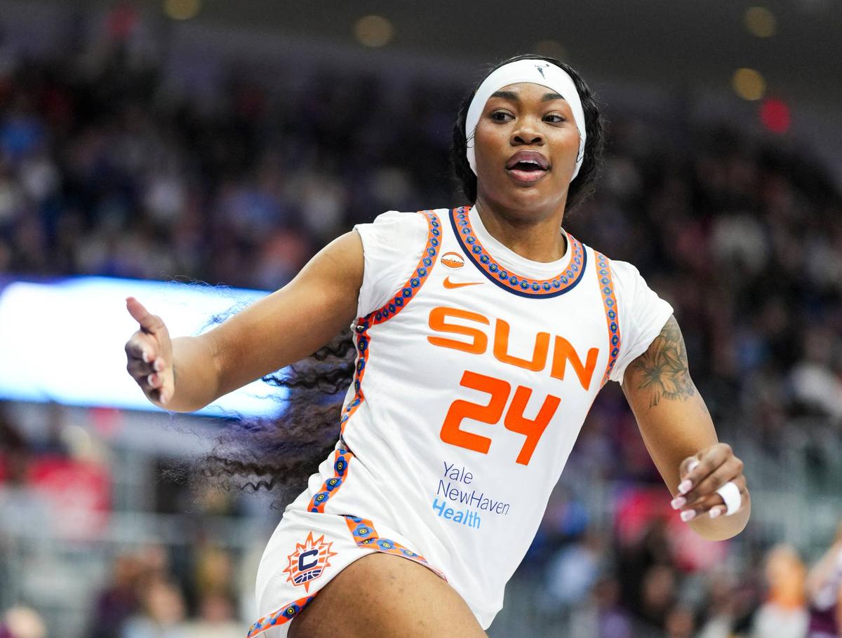  Connecticut Sun forward Aneesah Morrow (24) Kevin Sousa-Imagn Images
