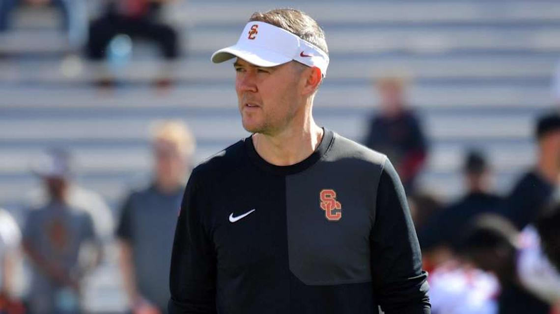  Sep 27, 2025; Champaign, Illinois, USA; Southern California Trojans head coach Lincoln Riley before an NCAA football game with the Illinois Fighting Illini at Memorial Stadium. Mandatory Credit: Ron Johnson-Imagn Images | Ron Johnson-Imagn Images 