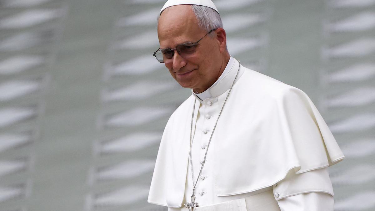 Pope Leo XIV walks after delivering his speech during the swearing-in ceremony of new Swiss Guards in the Paul VI Hall at the Vatican, May 6, 2026. REUTERS/Guglielmo Mangiapane/File Photo