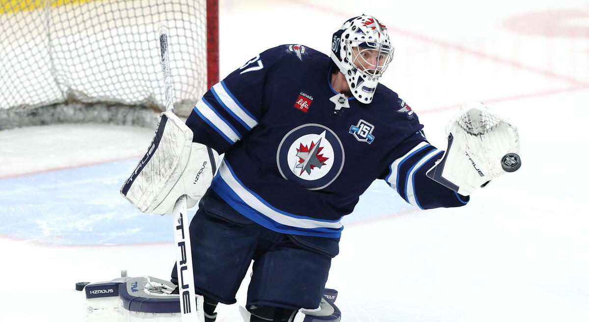  NHL Rumor Roundup: Latest On Connor Hellebuyck And Sergei Bobrovsky 
