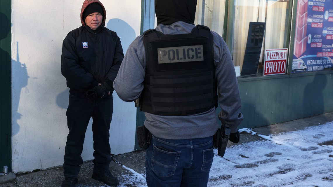 US says immigrants from El Salvador will for now keep temporary protected status 