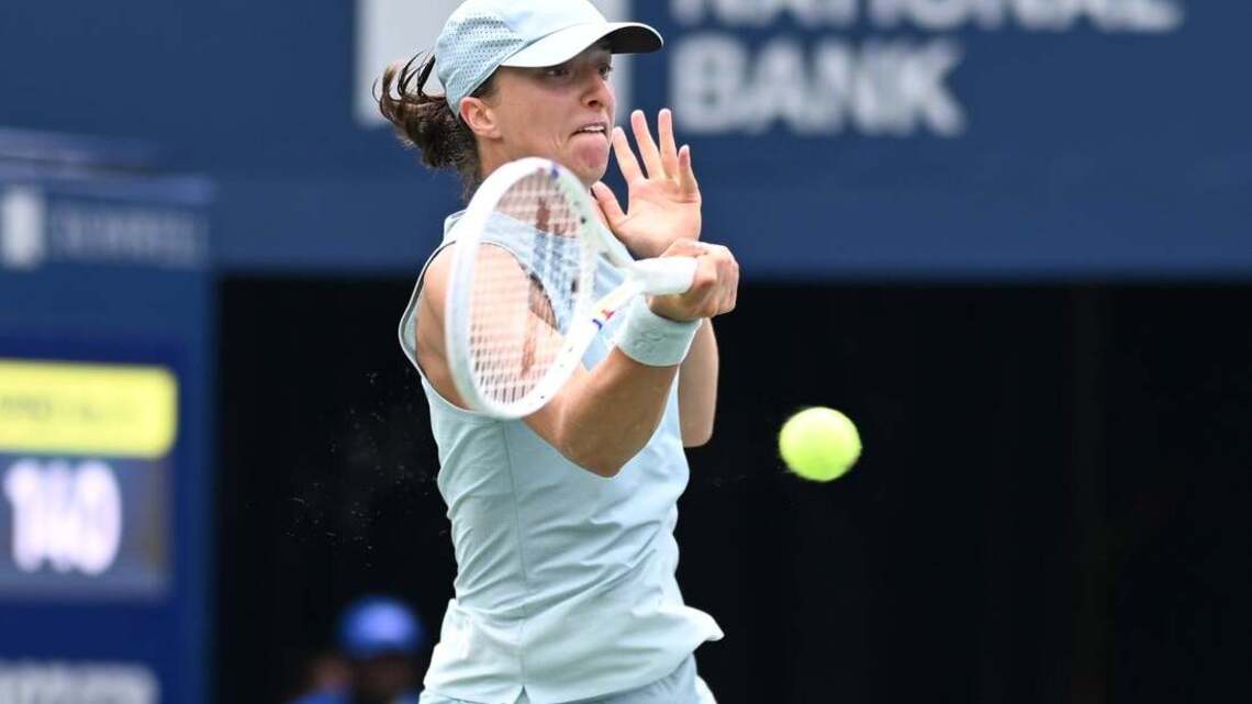 Iga Swiatek speeds into round of 16 in Toronto