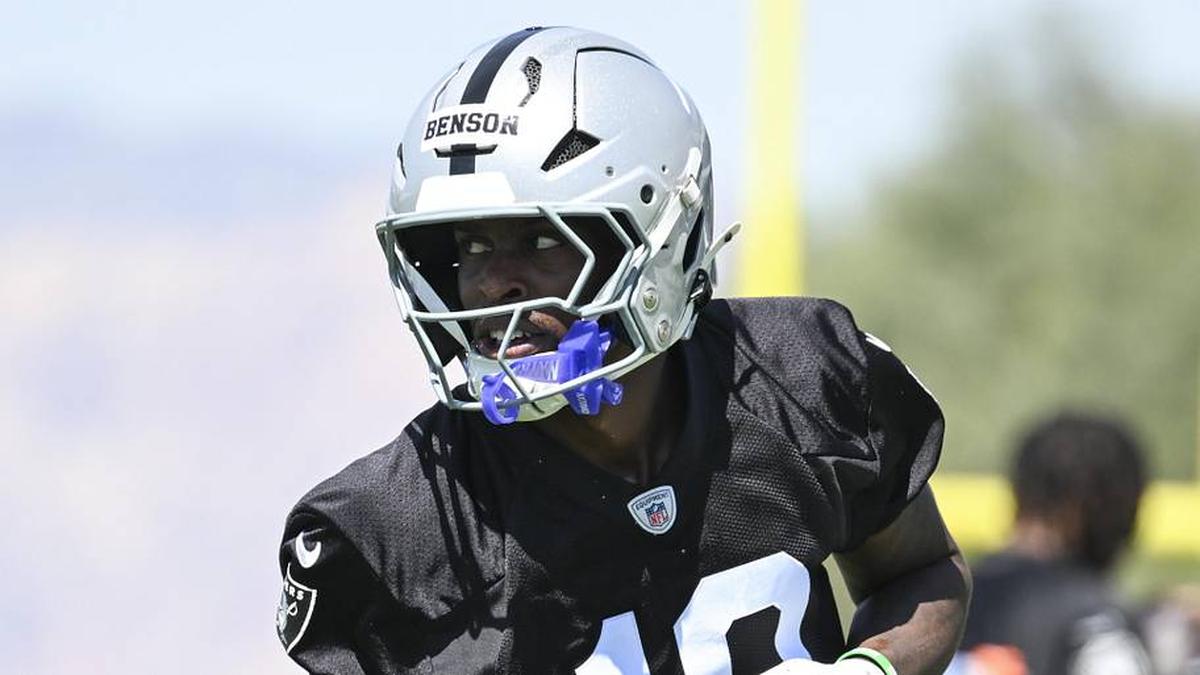  May 2, 2026; Henderson, NV, USA; Las Vegas Raiders wide receiver Malik Benson (19) runs through a drill during a Rookie Minicamp at Intermountain Health Performance Center. Mandatory Credit: Candice Ward-Imagn Images | Candice Ward-Imagn Images 