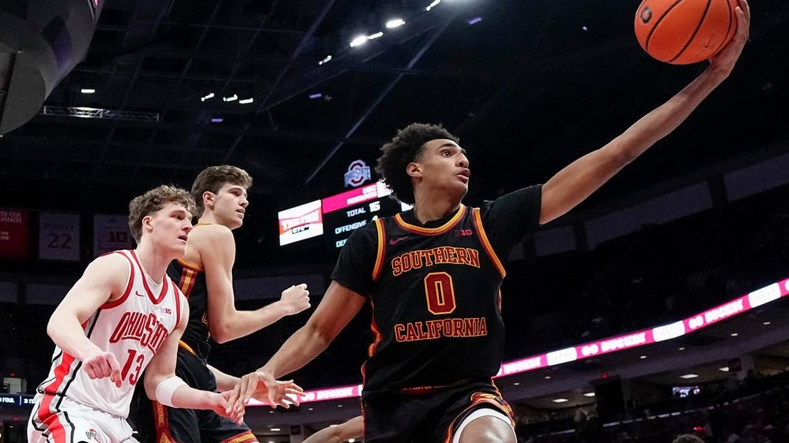 USC welcomes Oregon in clash of frustrated rivals 