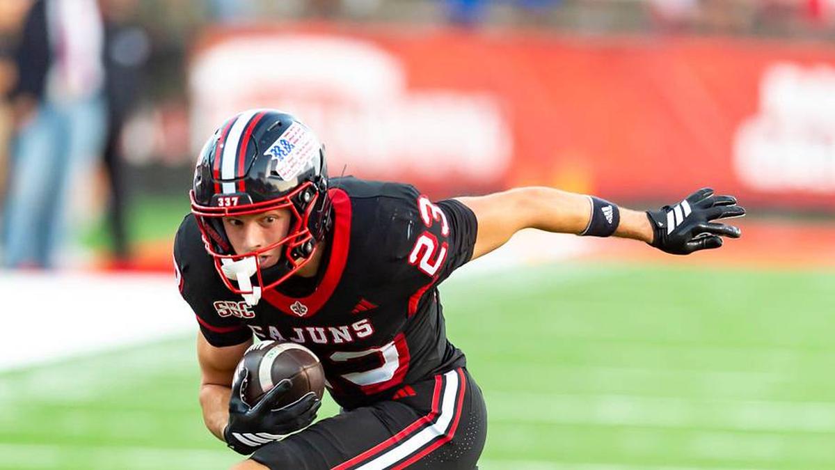  Runningback Bill Davis 7, Louisianas Ragin Cajuns take on Texas State Football. Saturday, Nov. 8, 2025. | SCOTT CLAUSE / USATODAY Network / USA TODAY NETWORK via Imagn Images 