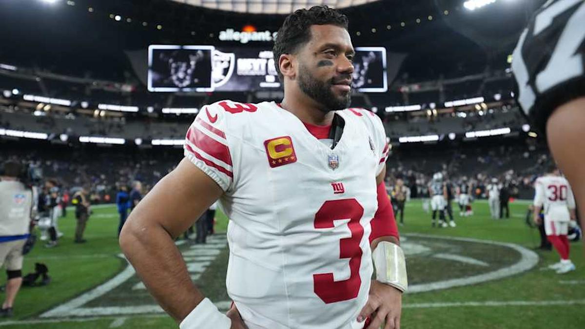  Dec 28, 2025; Paradise, Nevada, USA; New York Giants quarterback Russell Wilson (3) looks on after the game against the Las Vegas Raidersat Allegiant Stadium. | Kirby Lee-Imagn Images 