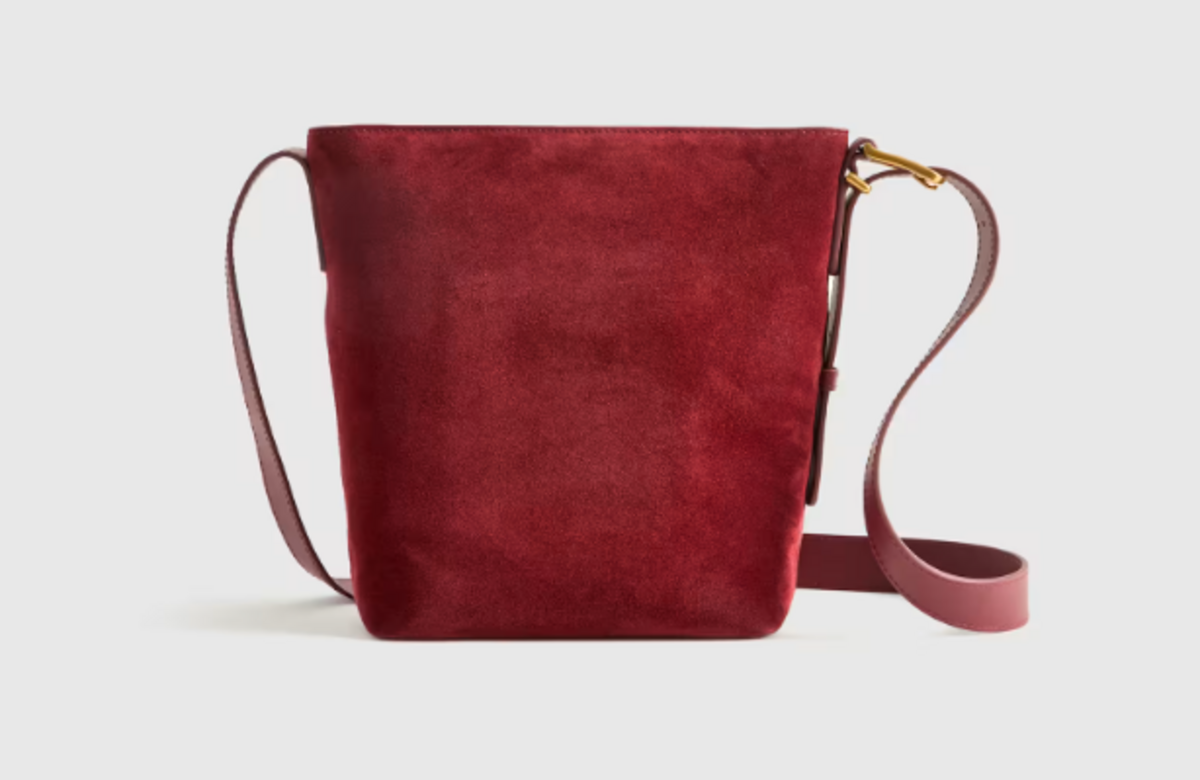  This cross-body bags comes in many colors. Photo credit: Quince 
