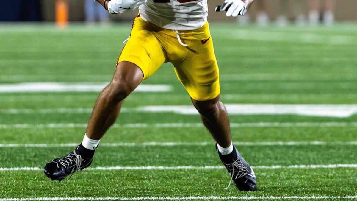  Oct 18, 2025; South Bend, Indiana, USA; Southern California Trojans wide receiver Tanook Hines (16) runs the ball against the Notre Dame Fighting Irish during the first half at Notre Dame Stadium. Mandatory Credit: Michael Caterina-Imagn Images | Michael Caterina-Imagn Images 