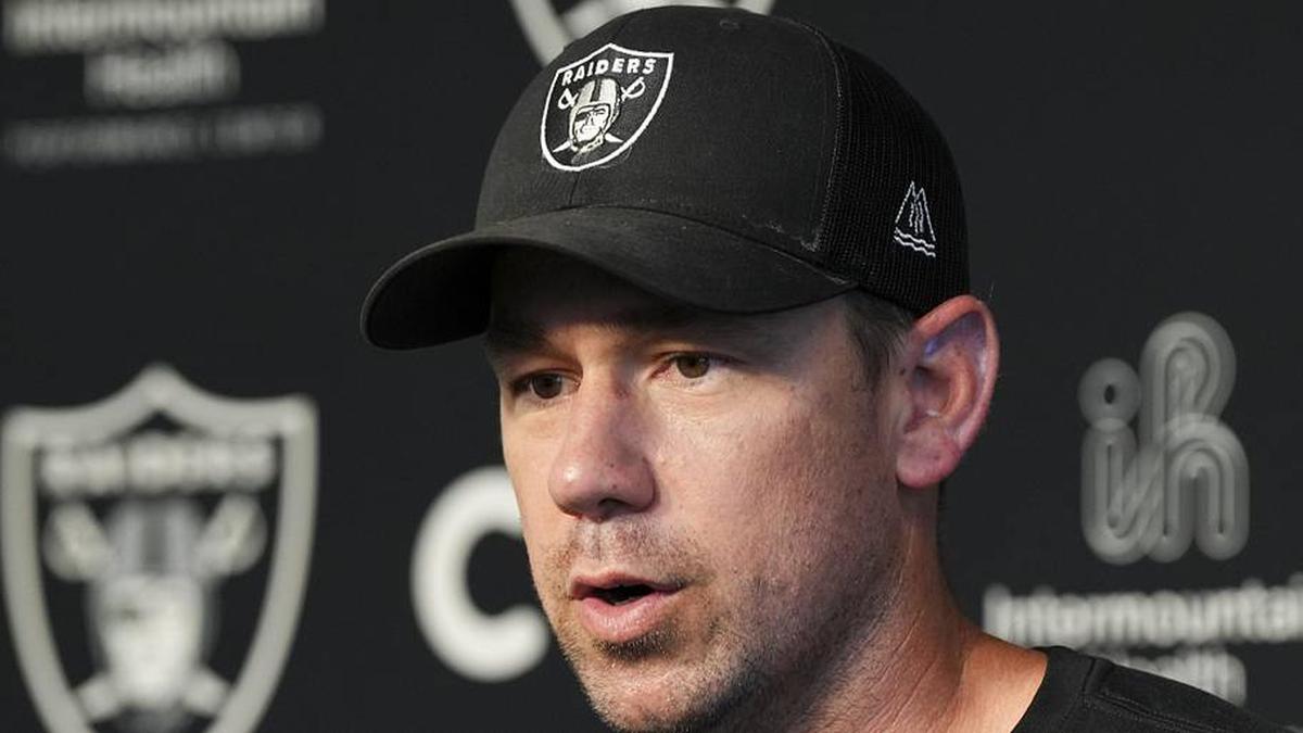  May 20, 2026; Henderson, NV, USA; Las Vegas Raiders head coach Klint Kubiak speaks during a news conference during organized team activities at Intermountain Health Performance Center. Mandatory Credit: Candice Ward-Imagn Images | Candice Ward-Imagn Images 
