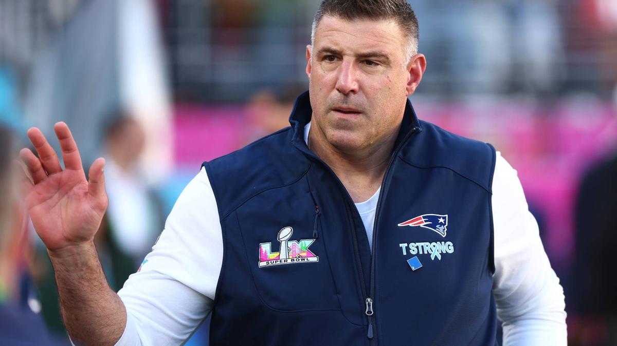 Mike Vrabel of the New England Patriots.