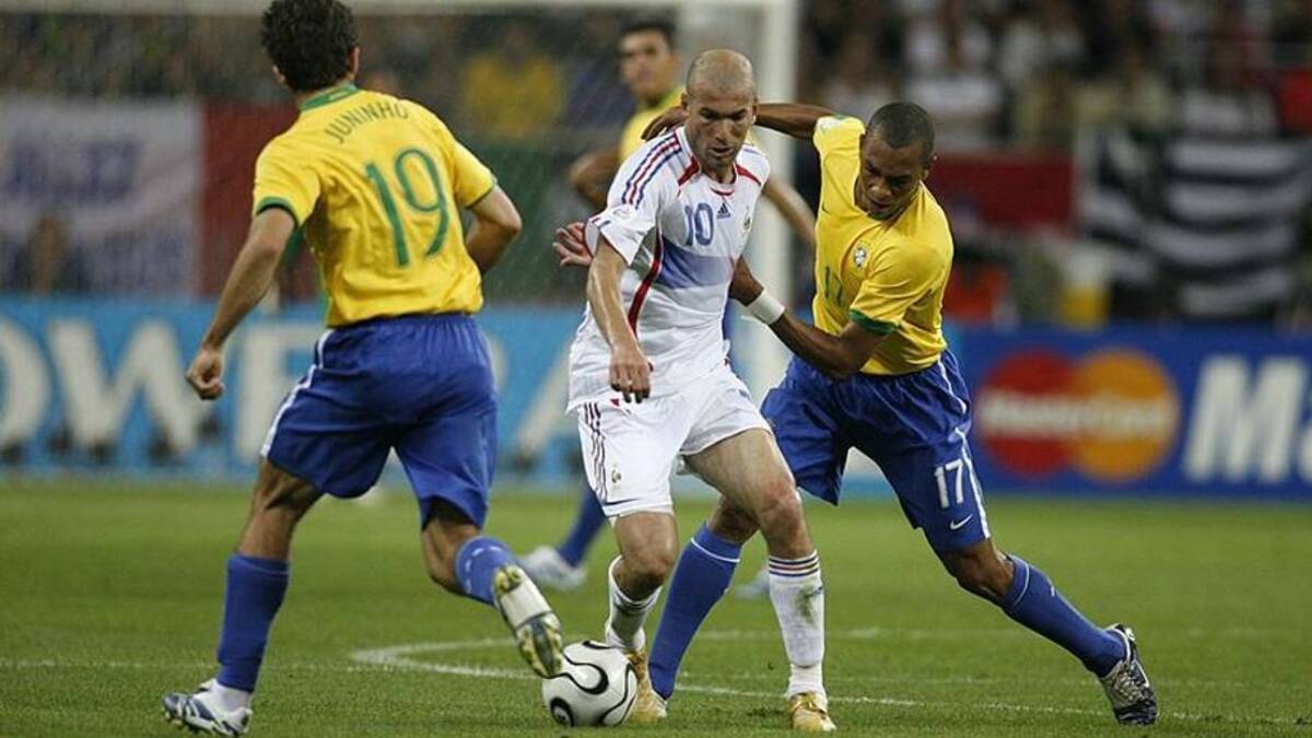  Zidane was simply too good for Brazil. | Simon Bruty/Sports Illustrated/Getty Images 