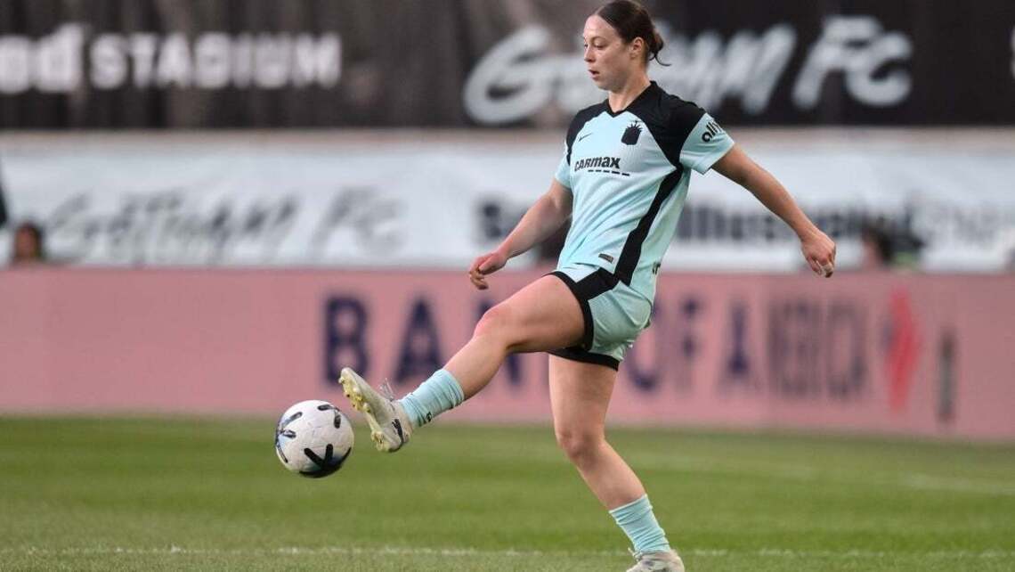 Boston acquires hometown D Lilly Reale from Gotham