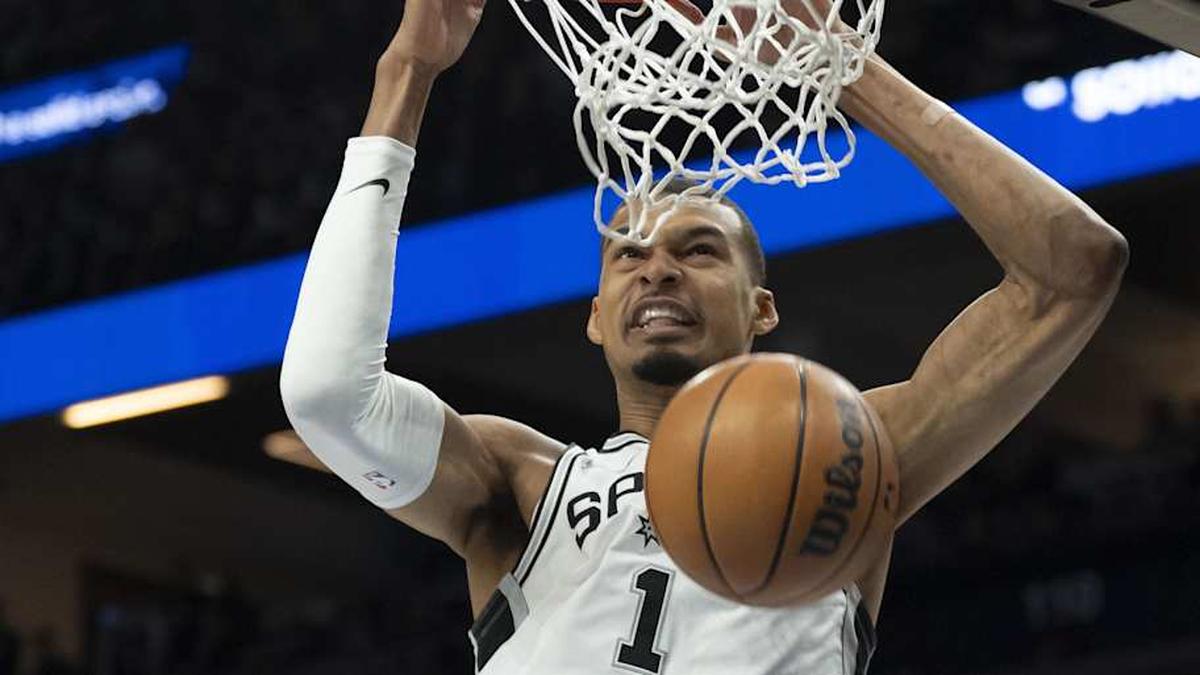  May 8, 2026; Minneapolis, Minnesota, USA; San Antonio Spurs forward Victor Wembanyama (1) dunks against the Minnesota Timberwolves in the first half during game three of the second round of the 2026 NBA Playoffs at Target Center. | Jesse Johnson-Imagn Images 