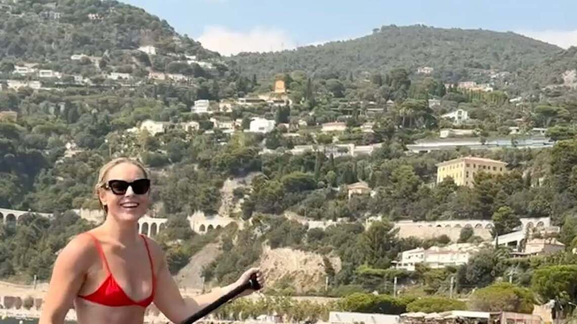 Lindsey Vonn Shows Off Her Bikini Body While Recovering From Olympic Crash 