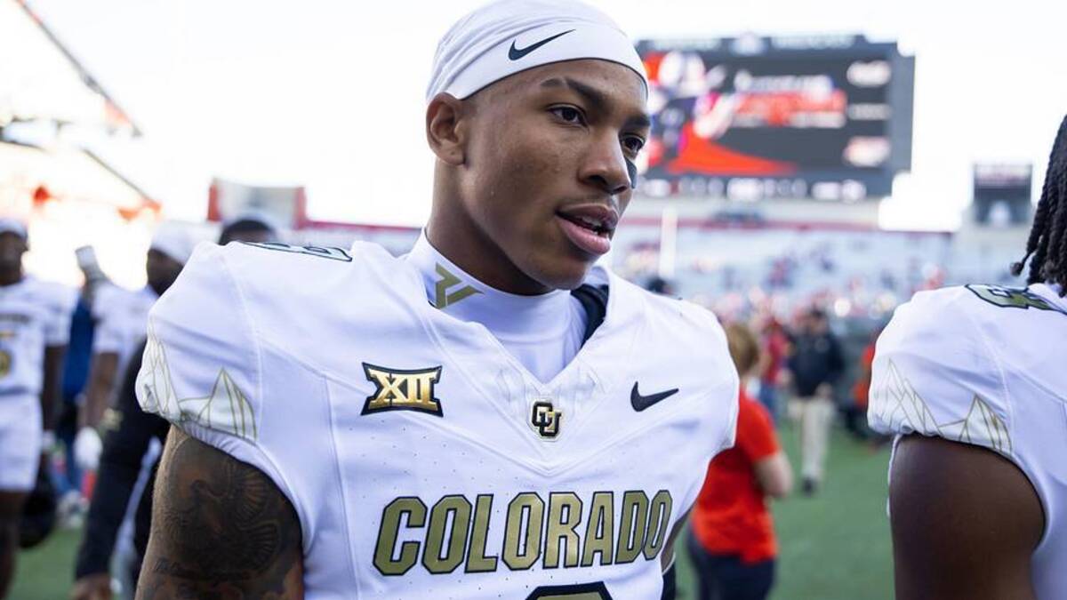  Oct 19, 2024; Tucson, Arizona, USA; Colorado Buffalos cornerback DJ McKinney (8) against the Arizona Wildcats at Arizona Stadium. | Mark J. Rebilas-Imagn Images 