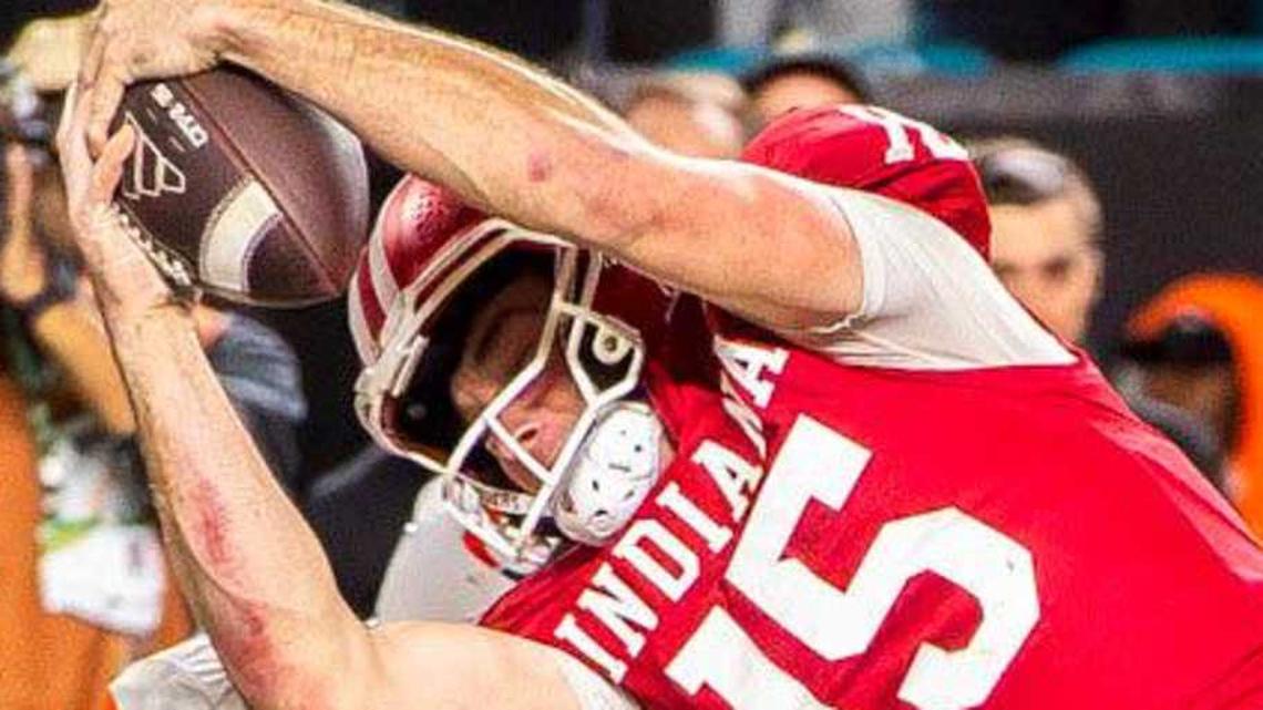  Indiana's Fernando Mendoza (15) scores a touchdown during the College Football Playoff National Championship college football game at Hard Rock Stadium in Miami Gardens on Monday, Jan. 19, 2026. | Rich Janzaruk/Herald-Times / USA TODAY NETWORK via Imagn Images 