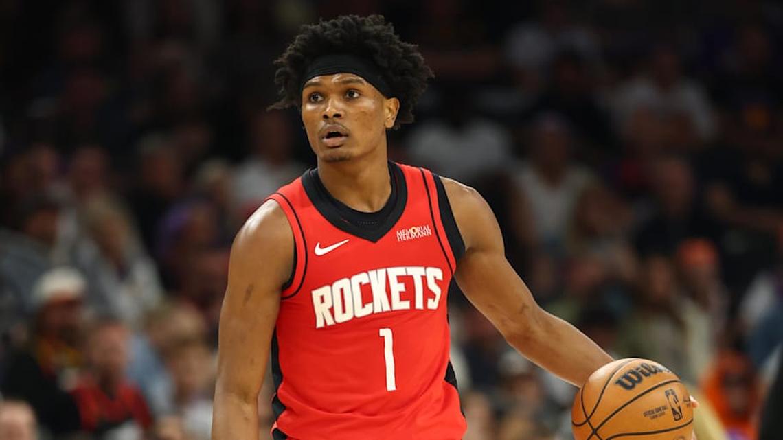  Apr 7, 2026; Phoenix, Arizona, USA; Houston Rockets guard Amen Thompson (1) against the Phoenix Suns at Mortgage Matchup Center. | Mark J. Rebilas-Imagn Images 