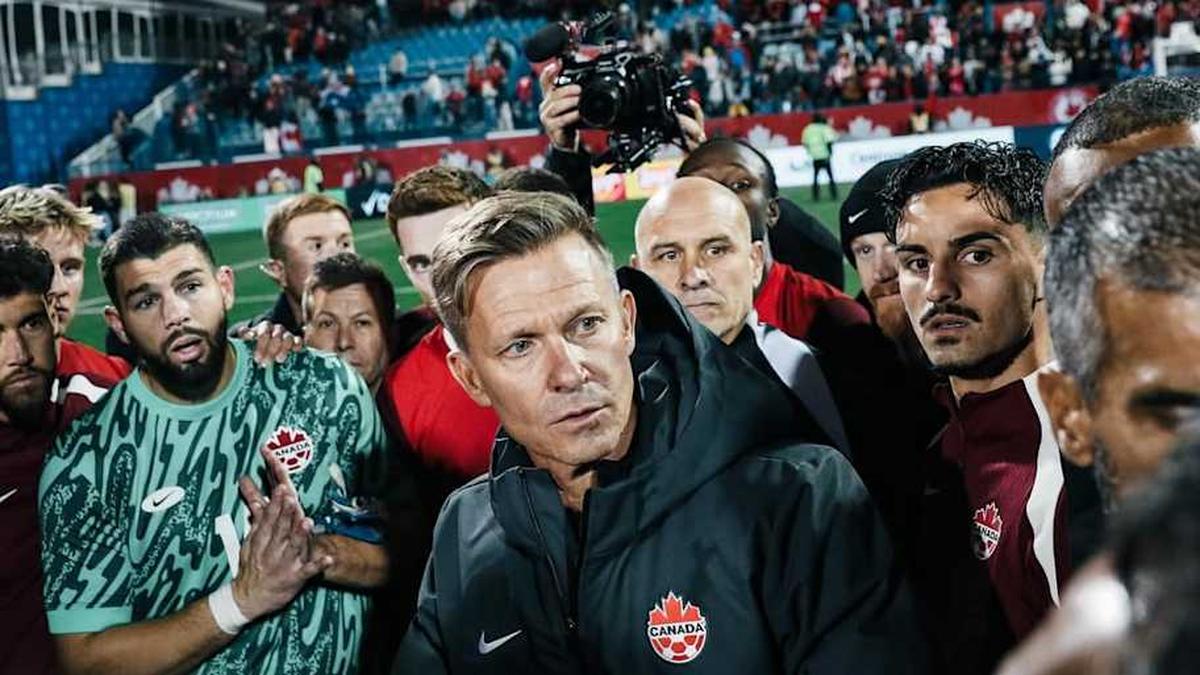  Jesse Marsch (center) is exceptionally popular in Canada. | Jesse Marsch - Canada vs. Colombia 