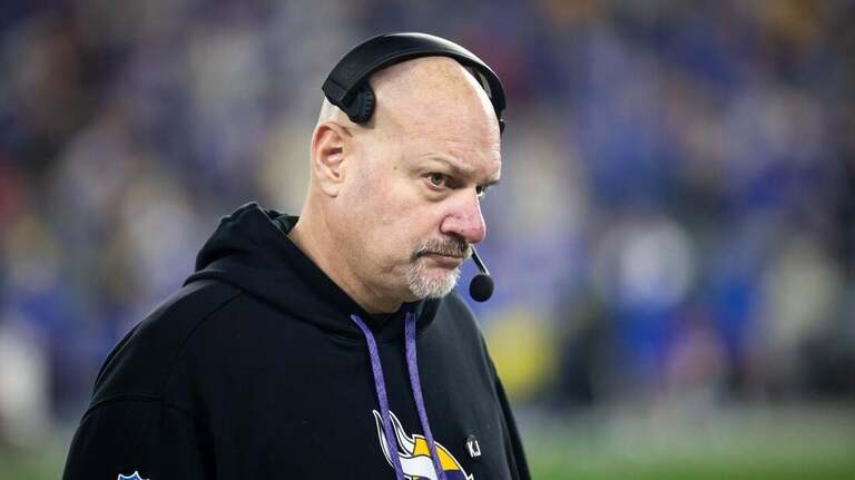 Cowboys, hoping to fix defensive woes, hire veteran coach Pettine