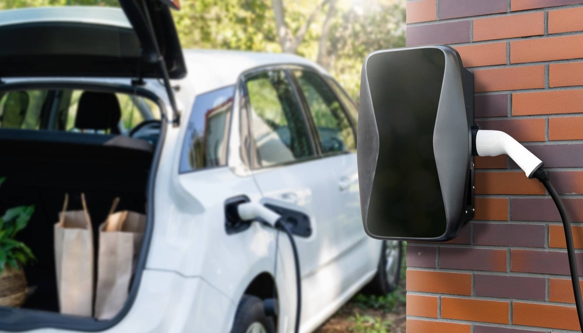  Americans have cooled on EV purchases in 2026. 