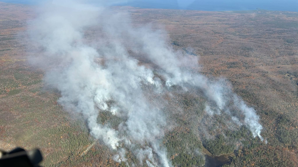 Upper Peninsula wildfires evacuations lifted; fires continue to burn