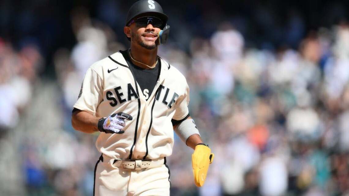 Mariners CF Julio Rodriguez 'good' after exiting vs. Reds
