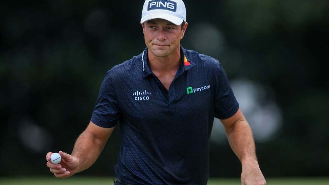 Viktor Hovland leads Ryan Gerard by 1 at Tour Championship