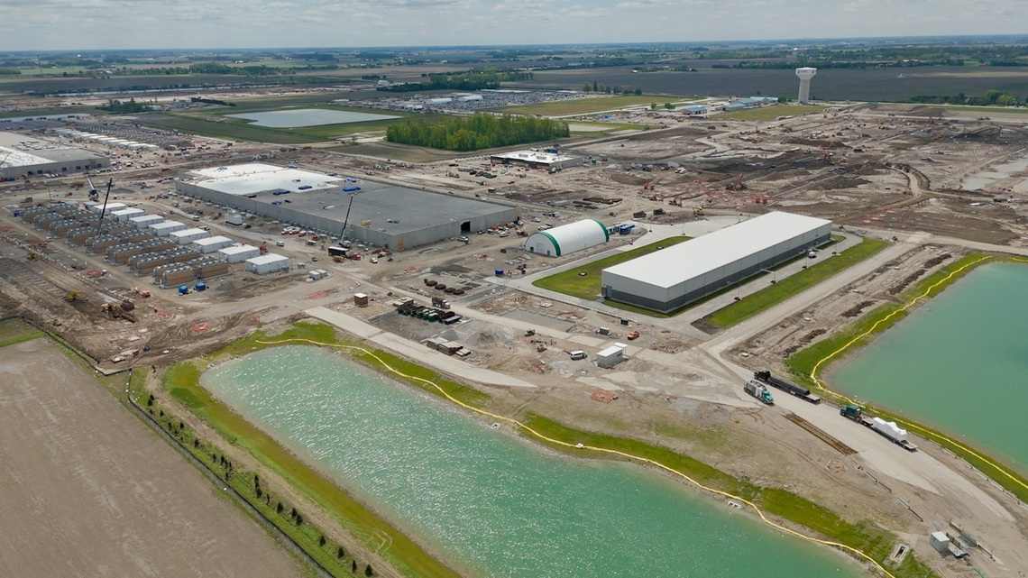 Fast-tracked power plants fuel AI boom, with little public scrutiny 
