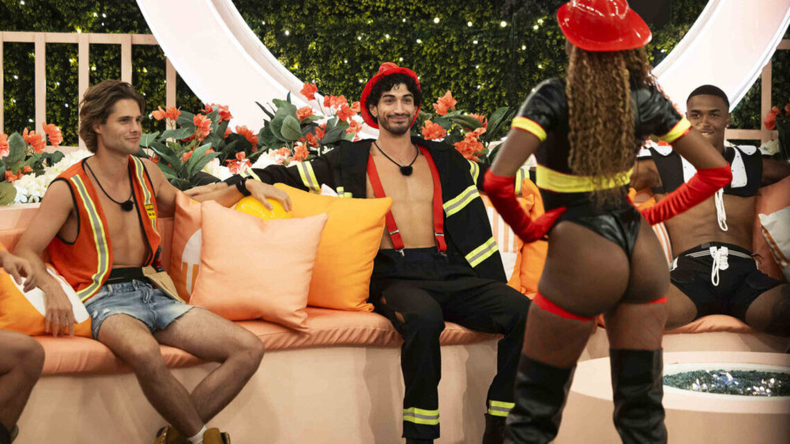 Love Island USA's Zach Lies to Kayda About Alannah Getting Removed 