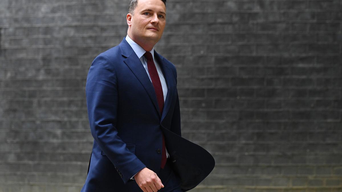 Health Secretary Wes Streeting leaves 10 Downing Street following a meeting with Prime Minister Keir Starmer on Wednesday, May 13, 2026 in London. (Leon Neal/Getty Images/TNS)